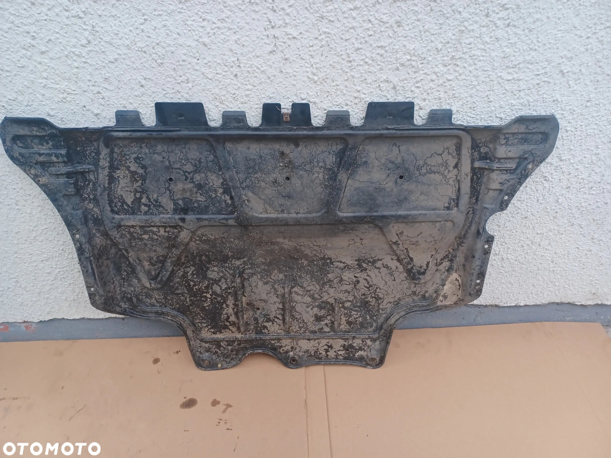 OSŁONA POD SILNIK VW PASSAT B8 5Q0825236 - 2