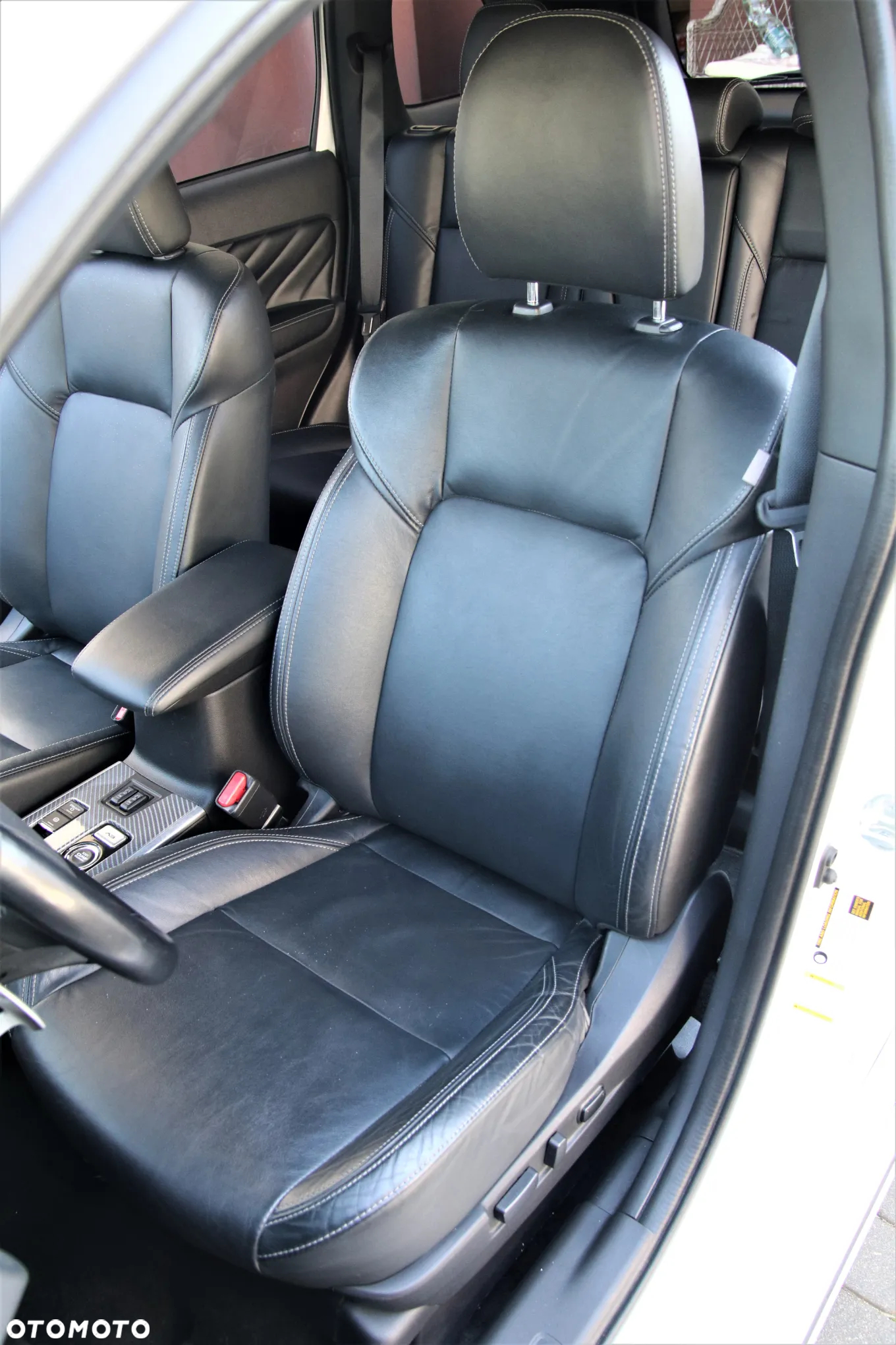 Mitsubishi Outlander 2.0 4WD Plug-In Hybrid - 20