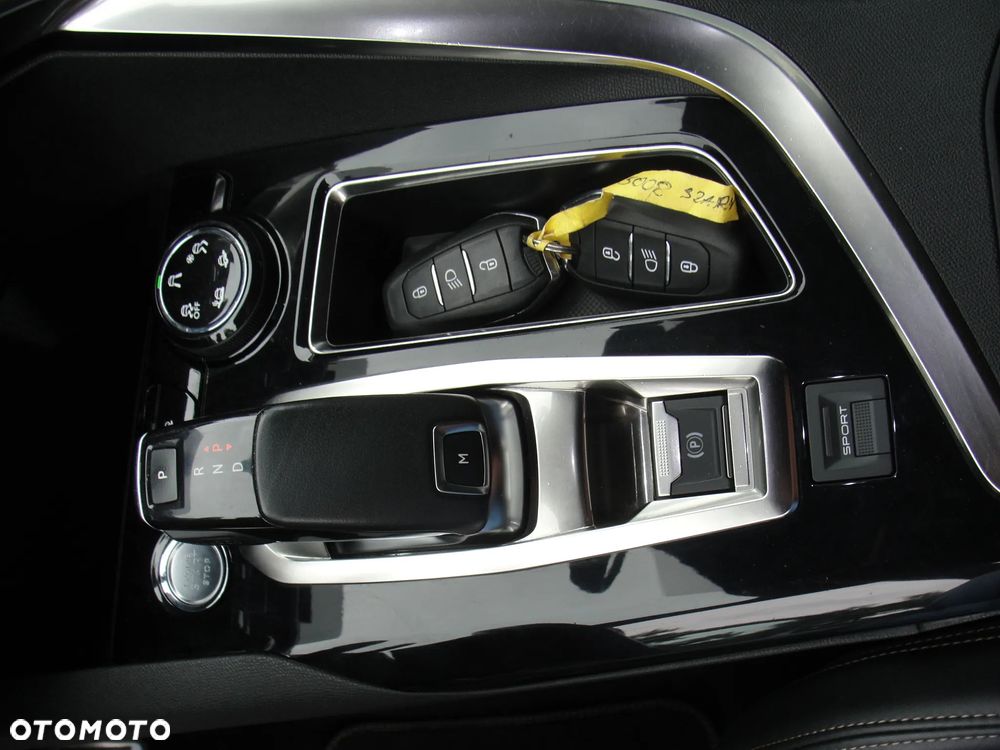 Peugeot 5008 BlueHDi 180 EAT8 GT - 17
