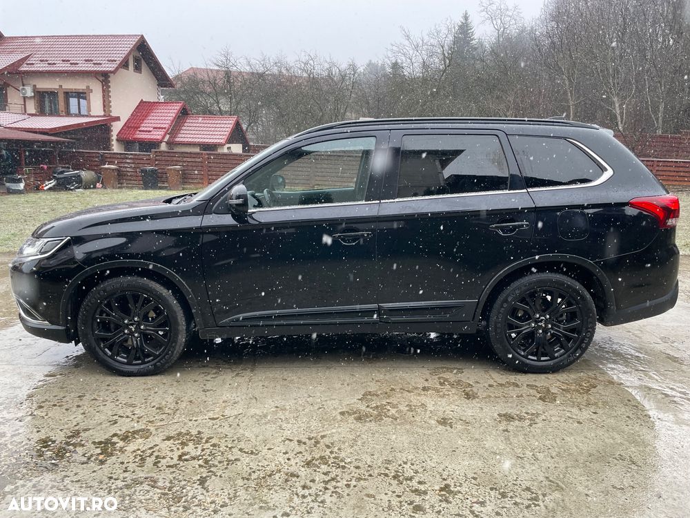 Mitsubishi Outlander - 12