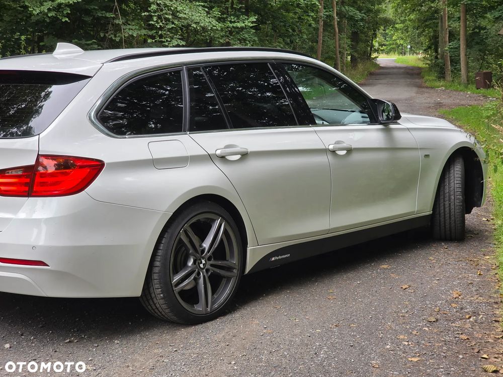 BMW Seria 3 320d Touring Luxury Line - 8