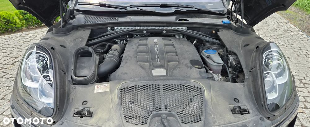 Porsche Macan - 24