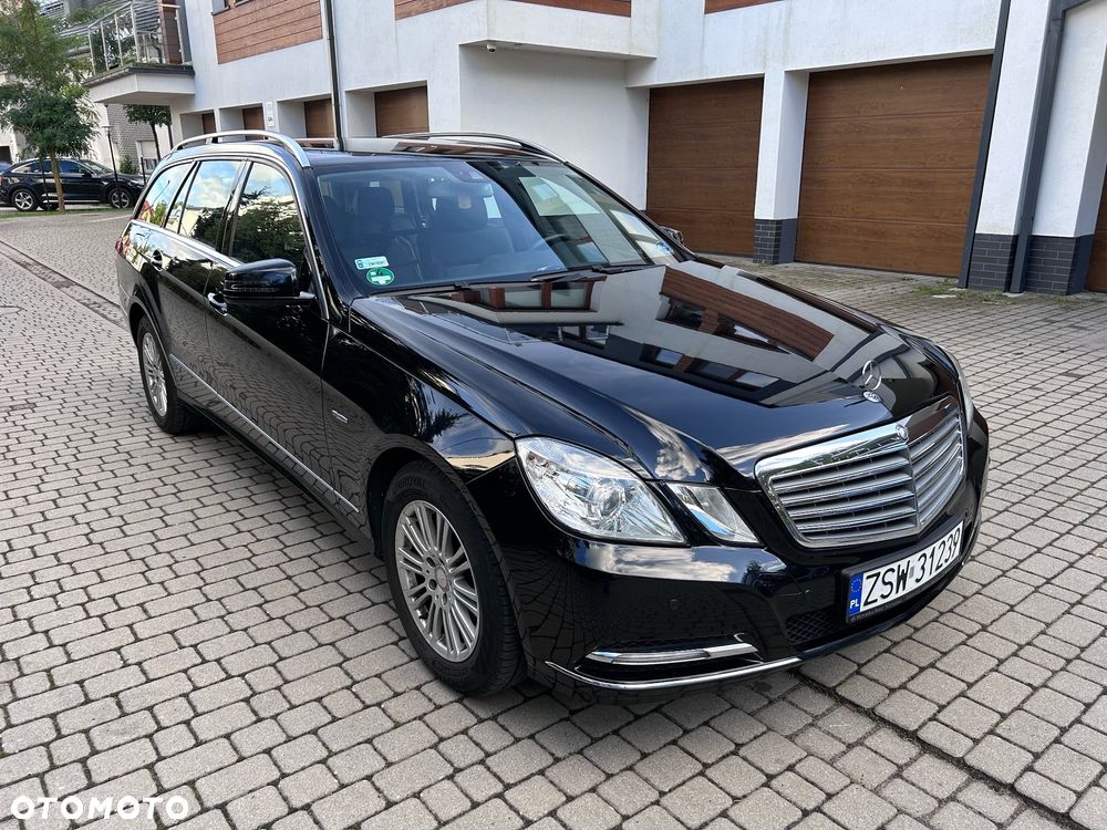 Mercedes-Benz E-Class 2012 photo 2