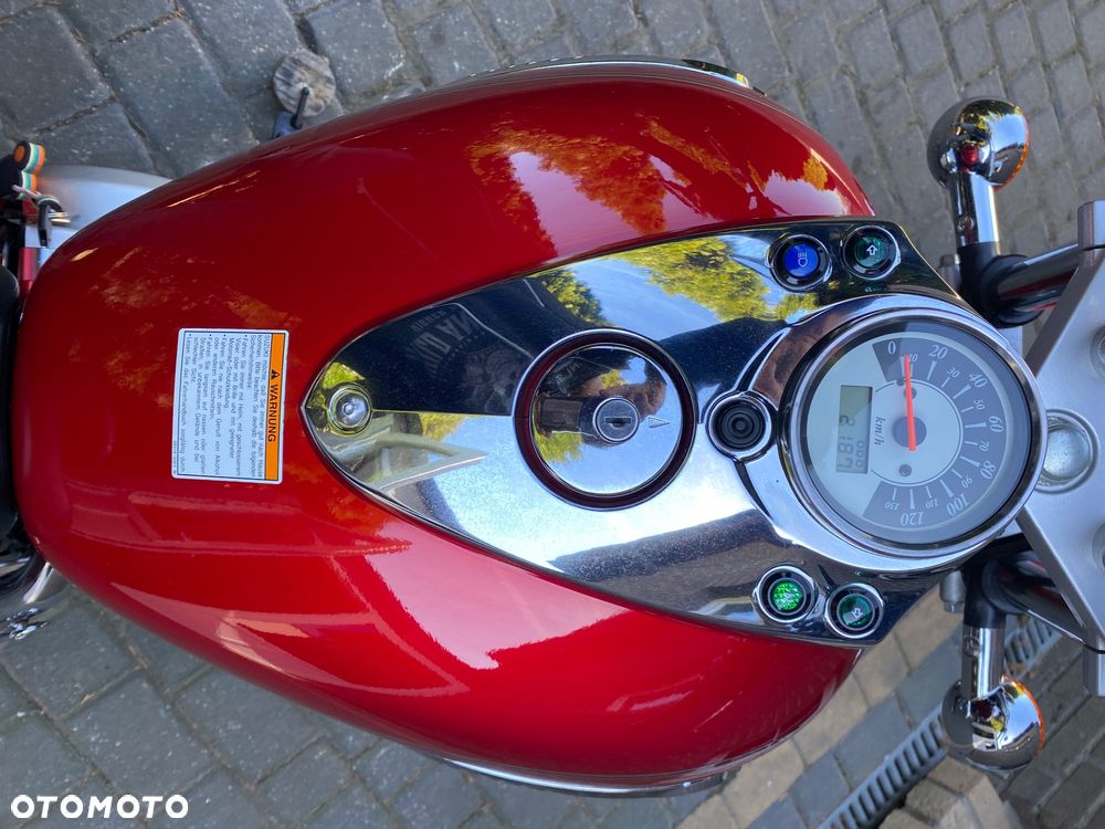 Suzuki Intruder - 16