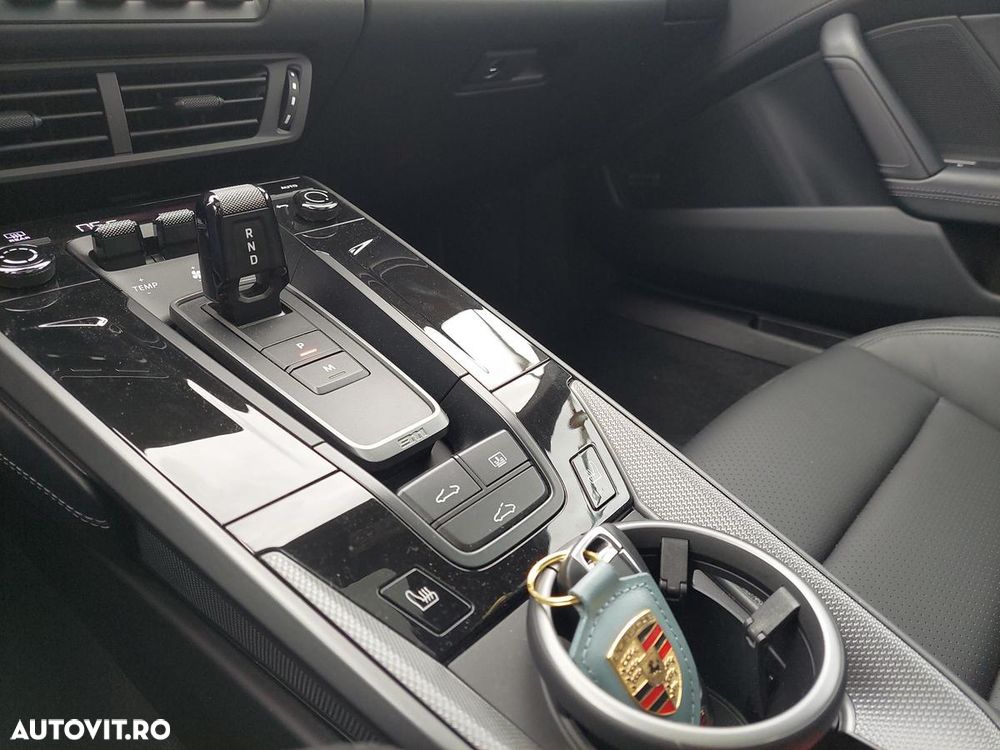 Porsche 911 Carrera PDK - 19