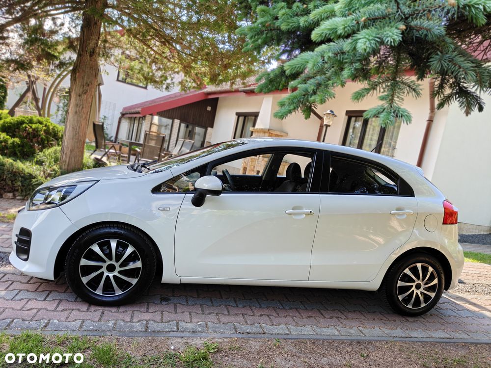 Kia Rio - 38