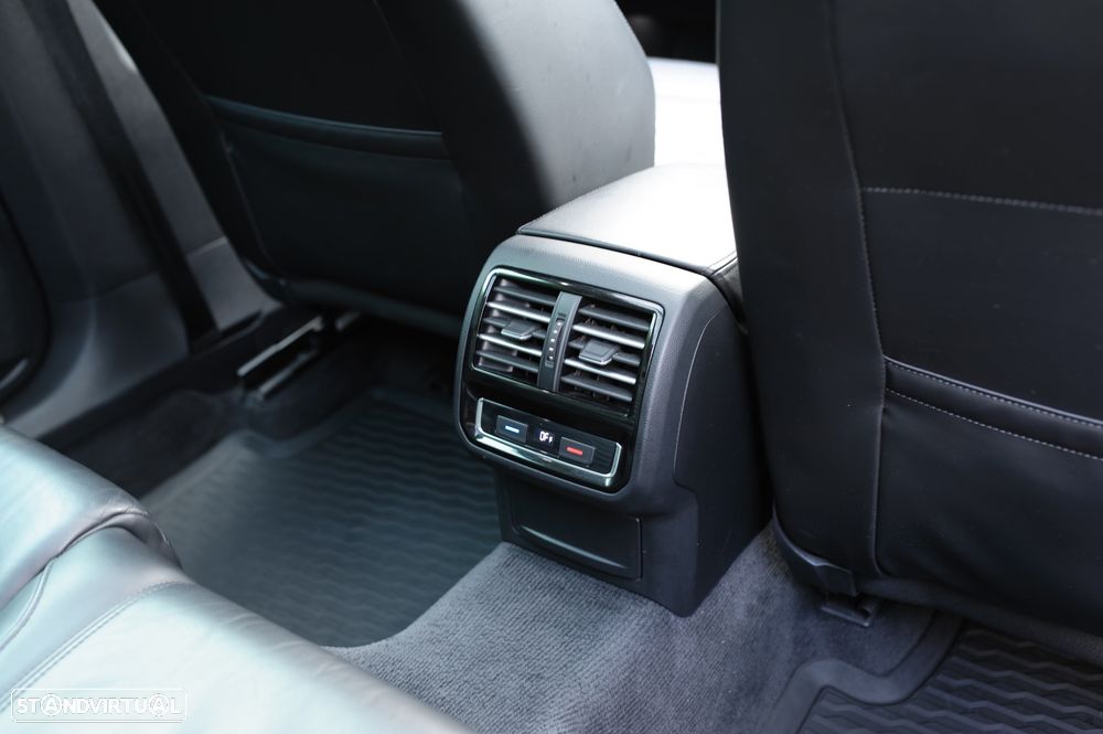 VW Passat Variant - 37