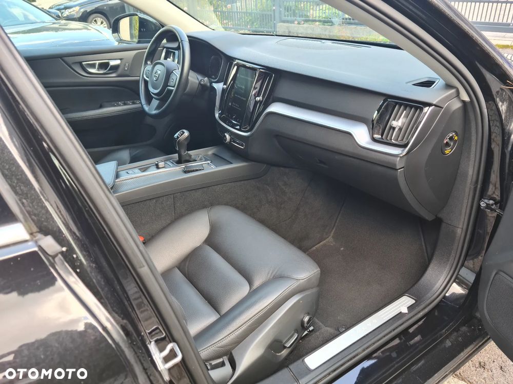 Volvo V60 D4 Drive-E Momentum - 28