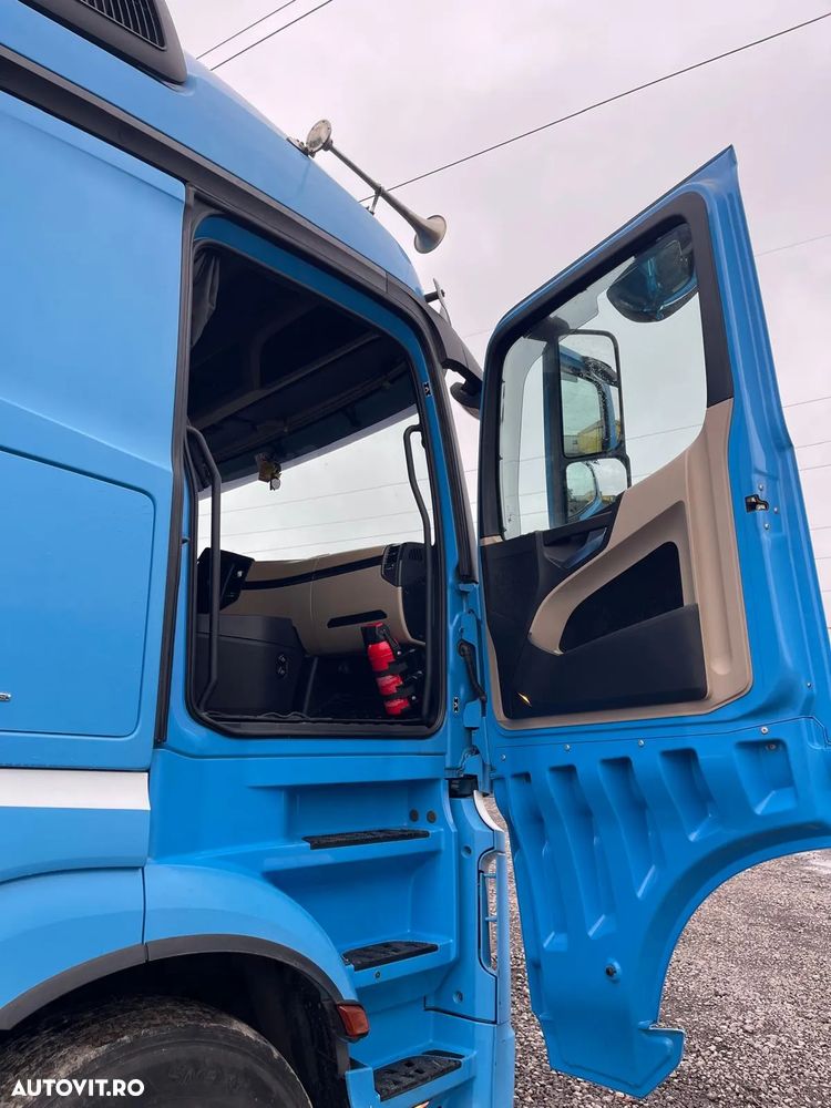 Mercedes-Benz ACTORS - 15