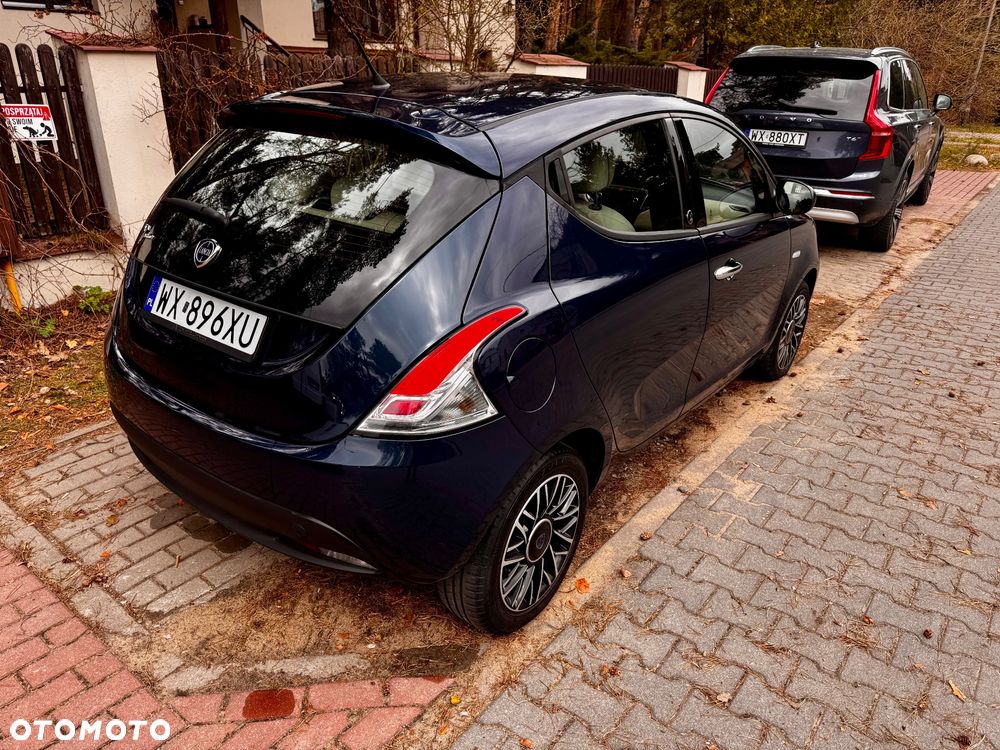 Lancia Ypsilon - 5