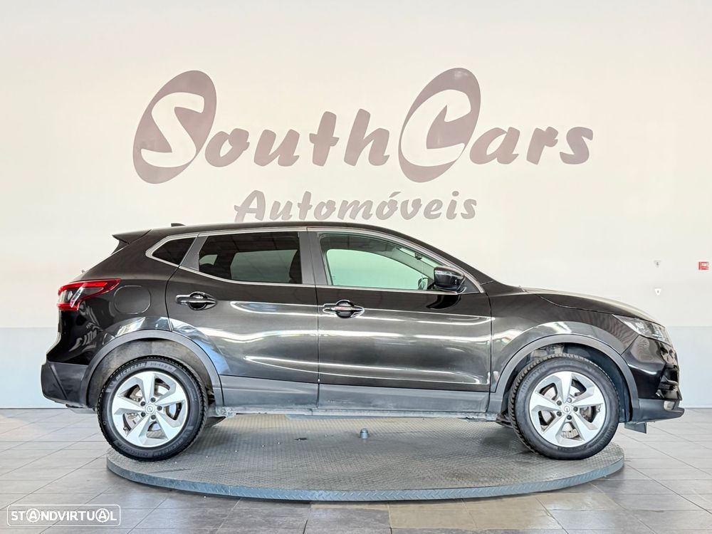 Nissan Qashqai 1.5 dCi N-Connecta J17 DCT - 2