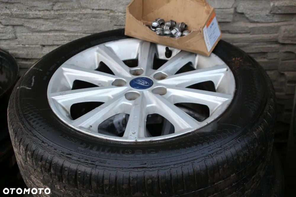 Ford Focus 1.0 EcoBoost Titanium - 29