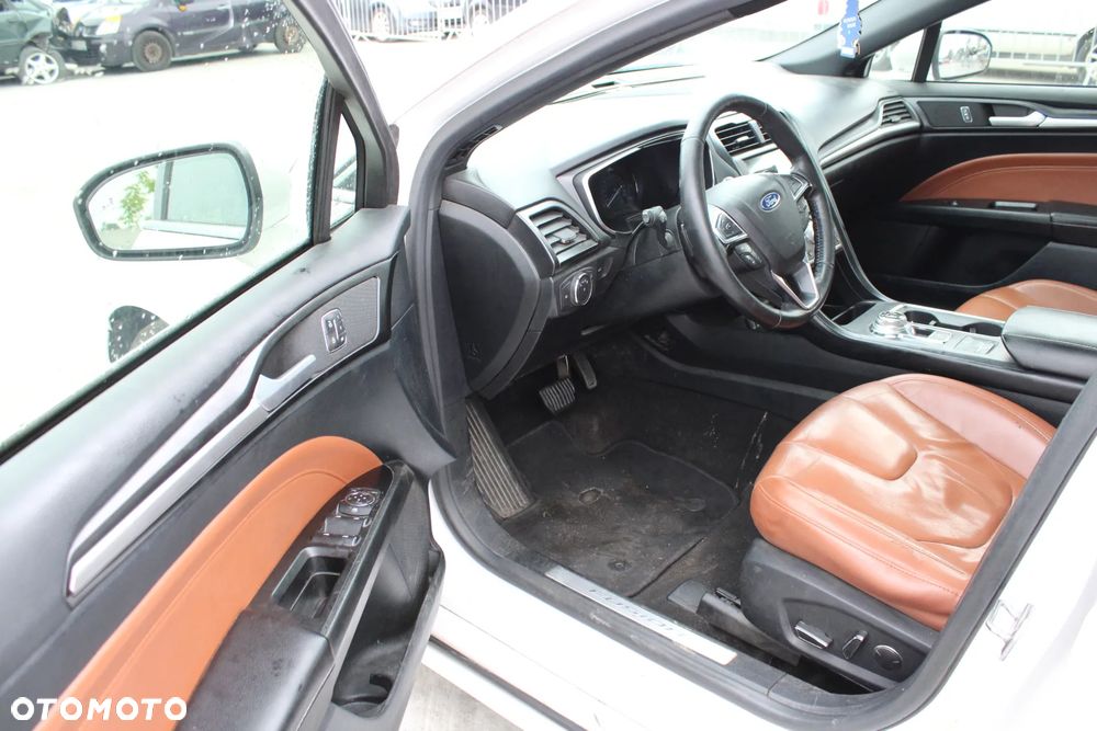 Ford Fusion 2.0 EcoBoost Titanium - 9