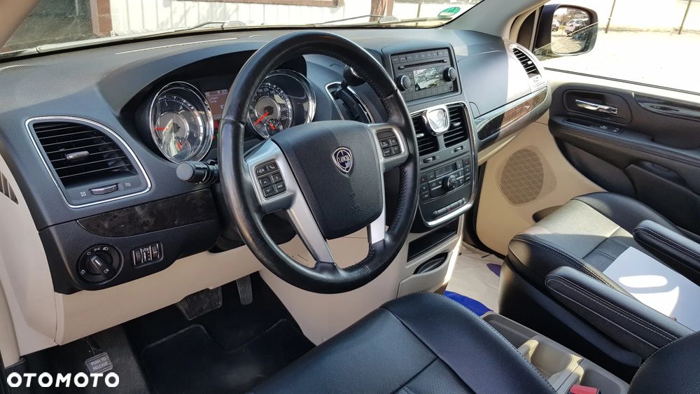 Lancia Voyager 2.8 CRD16v Gold - 9