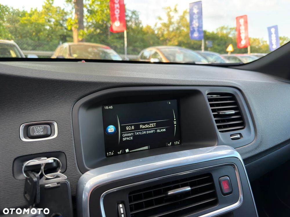Volvo V60 D3 Drive-E R-Design Momentum - 29