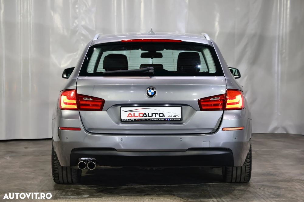 BMW Seria 5 520i Aut. Modern Line - 36