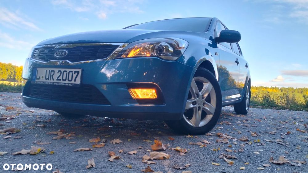 Kia Ceed - 8
