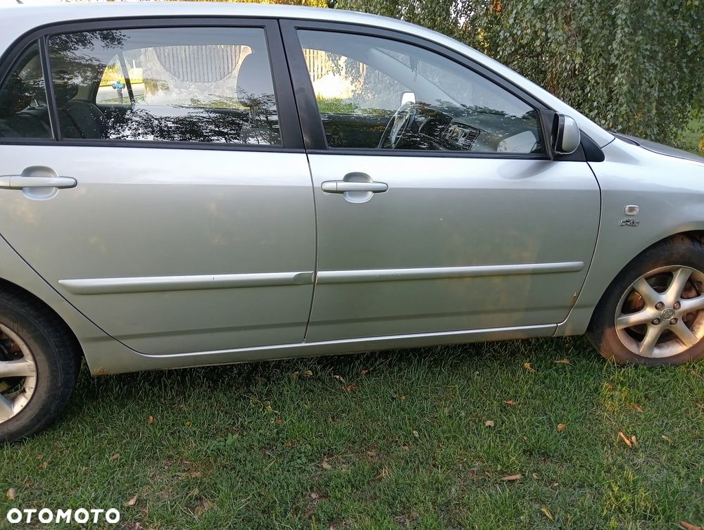 Toyota Corolla 2.0 D-4D Base - 8