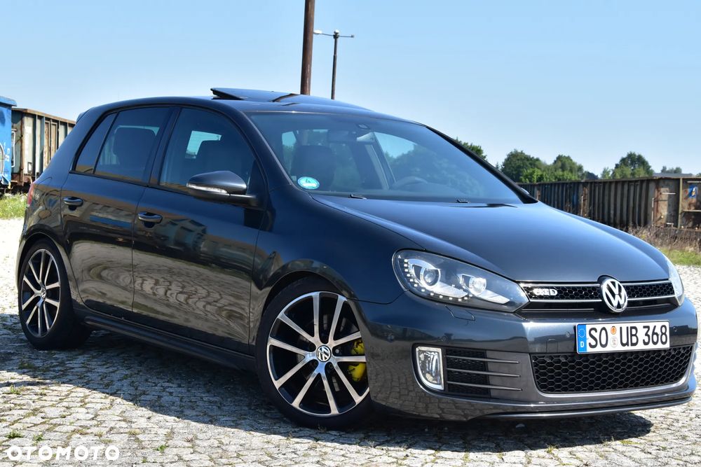 Volkswagen Golf - 8