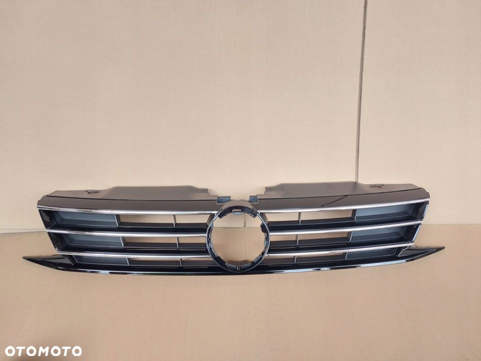 JETTA 3 III LIFT 5C 15-18 ATRAPA GRILL CHROM NOWA - 1