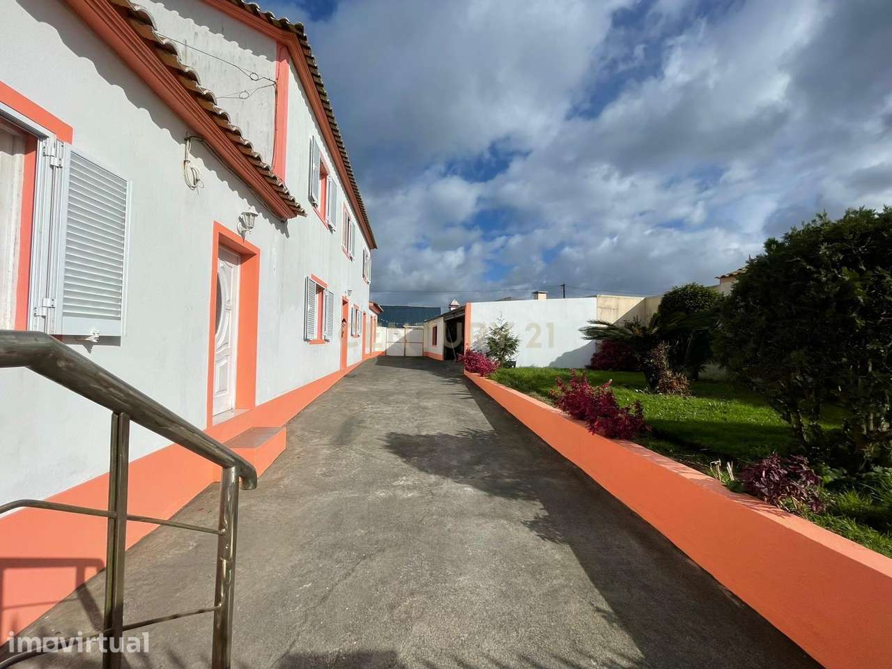 Exclusiva Moradia T4 Inserida em Lote de 753,5 m² nos Arrifes - Grande imagem: 2/45