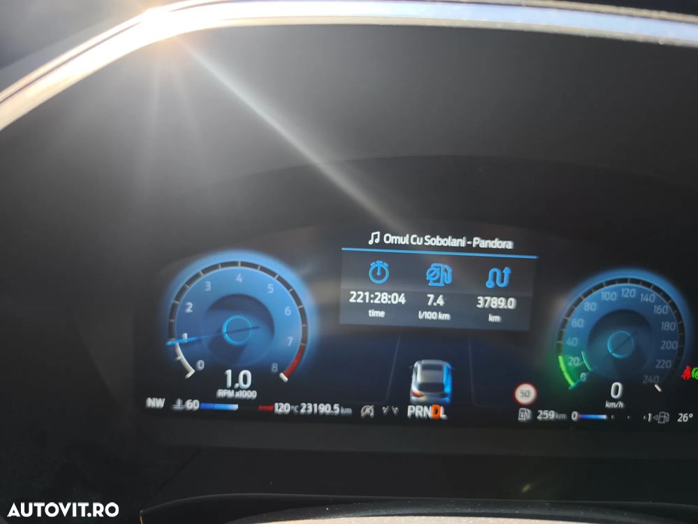 Ford Kuga 1.5 EcoBoost A8 FWD Titanium - 12