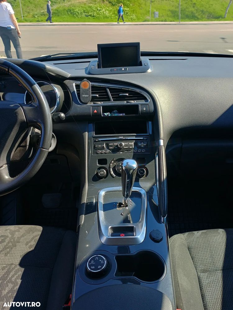 Peugeot 3008 1.6 HDI FAP BVMP6 Confort Pack - 8