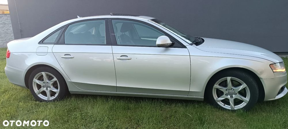 Audi A4 Limousine - 5