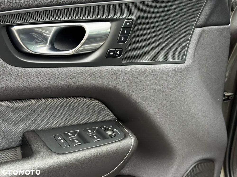 Volvo XC 60 T4 Geartronic RDesign - 11