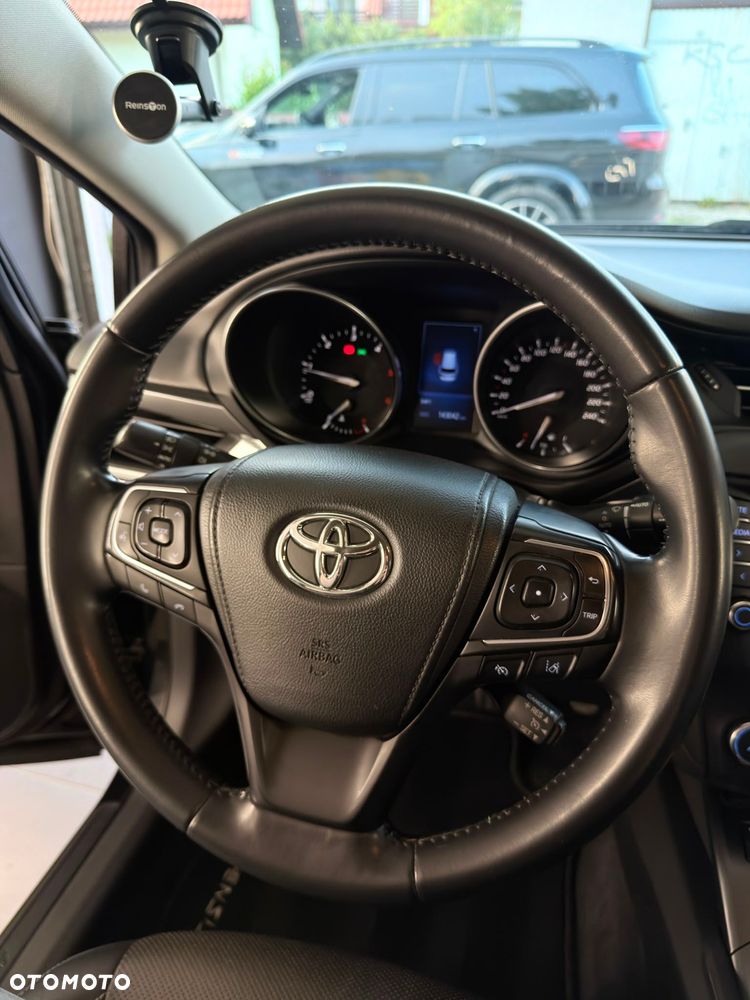 Toyota Avensis 2.0 D-4D Premium - 23