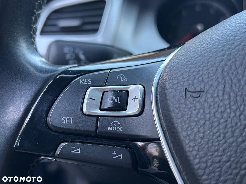 Volkswagen Golf 1.4 TSI BMT Comfortline DSG - 26