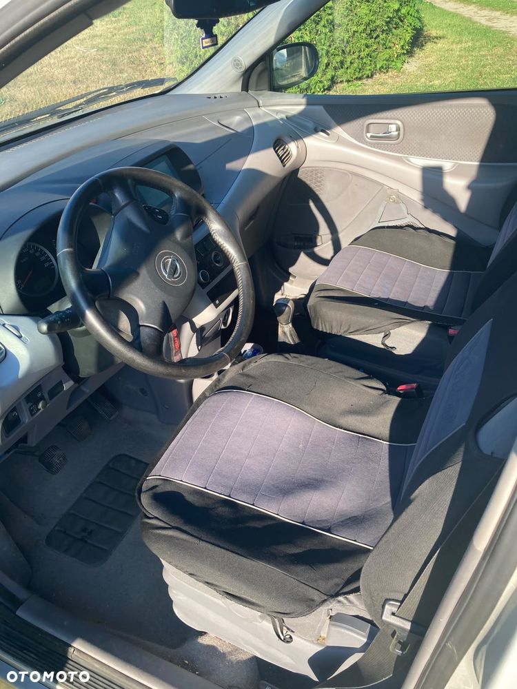 Nissan Almera - 24