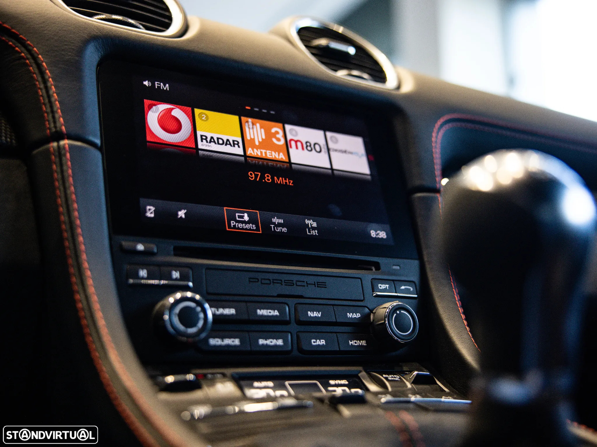 Porsche 718 Cayman GT4 - 36