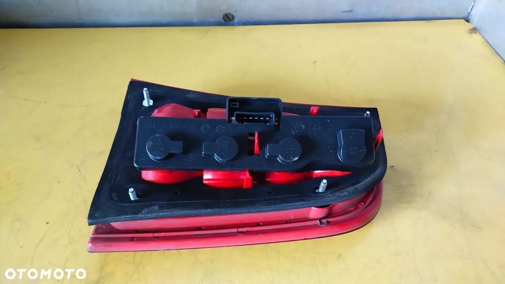 Lampa tył lewa 1U9945095B Octavia I Kombi - 5