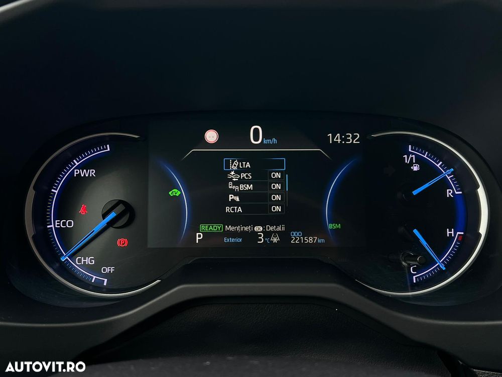 Toyota RAV4 2.5 4x4 Hybrid Team Deutschland - 17