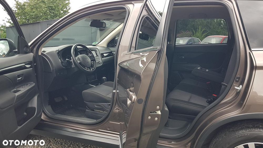 Mitsubishi Outlander 2.0 2WD CVT Spirit - 23