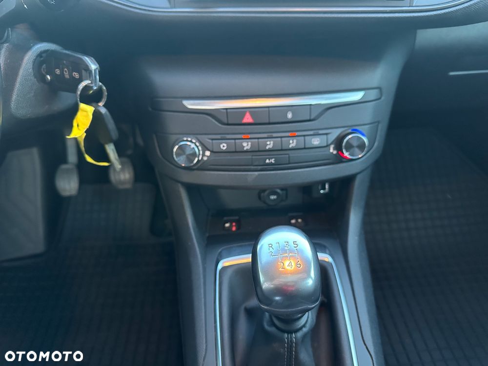 Peugeot 308 BlueHDi 100 Stop & Start Active - 27