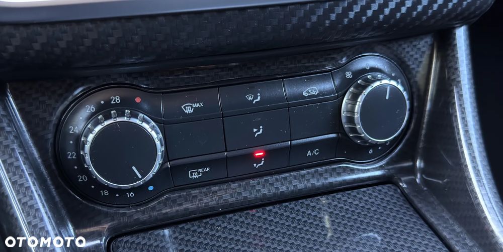 Mercedes-Benz Klasa A 250 4-Matic AMG Line - 24