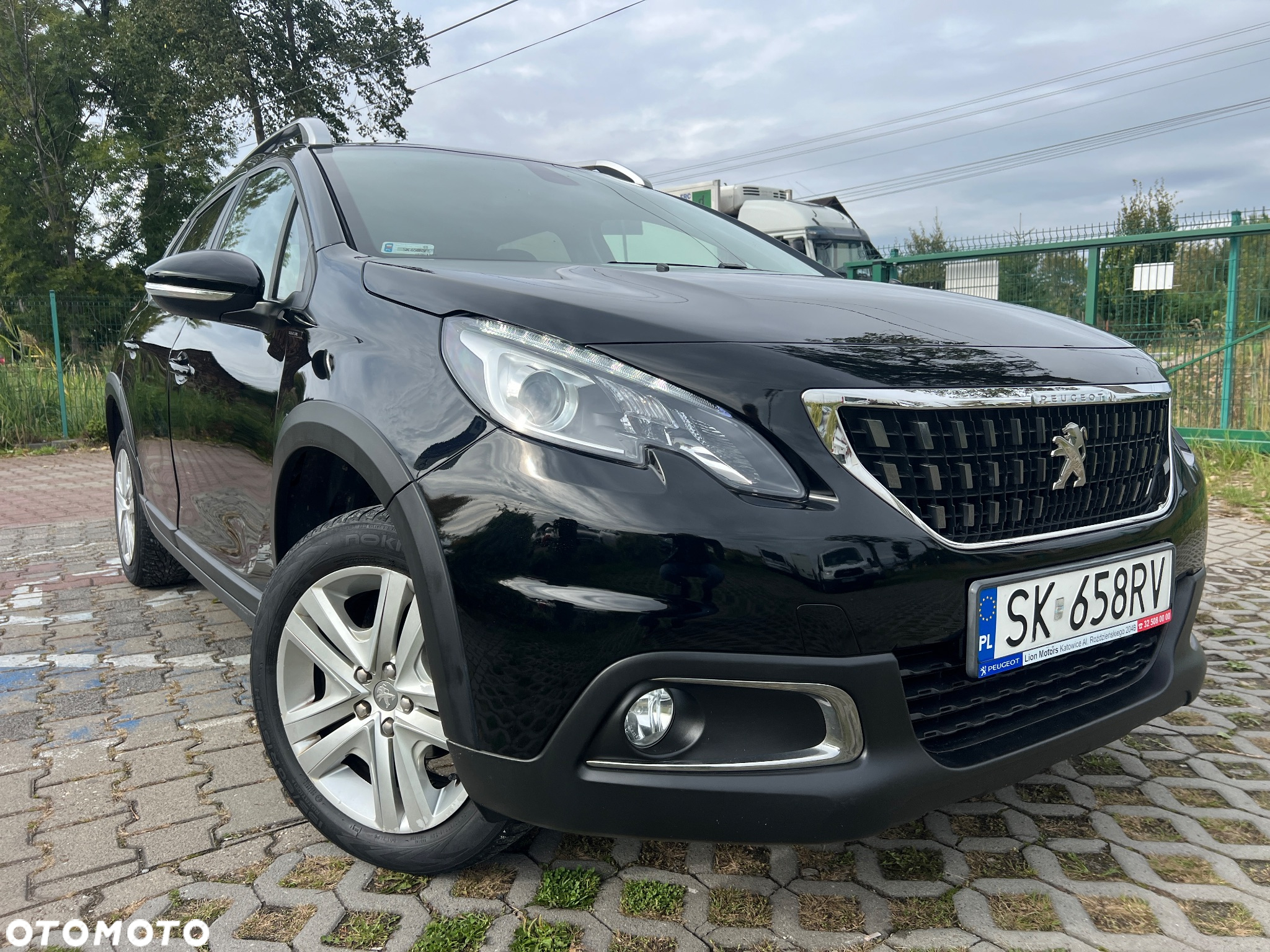 Peugeot 2008 1.2 Pure Tech Signature - 24