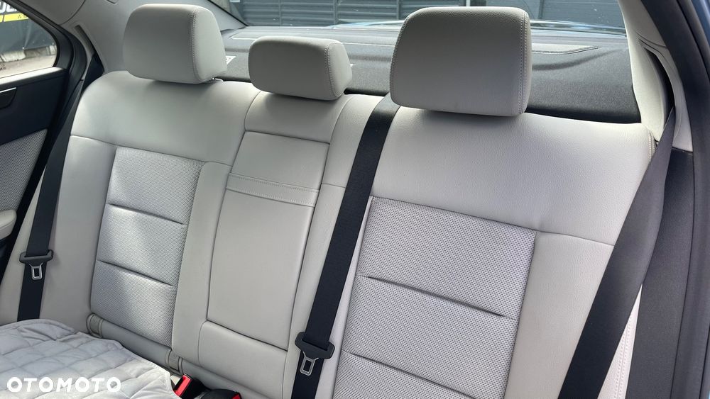 Mercedes-Benz Klasa E 350 CDI 4-Matic BlueEff Elegance - 24