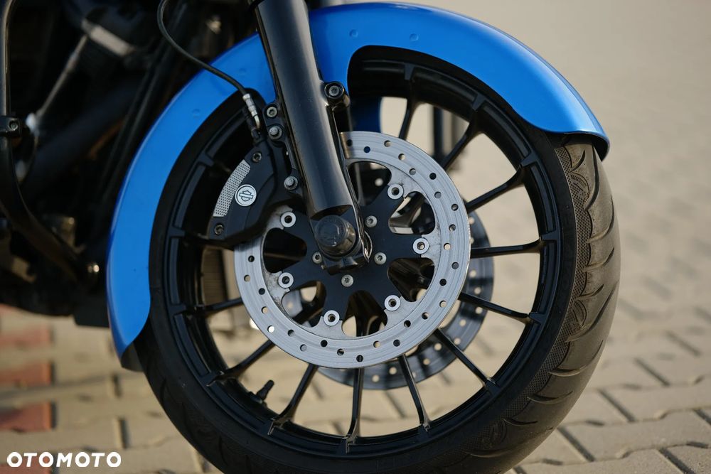 Harley-Davidson Touring Street Glide - 9