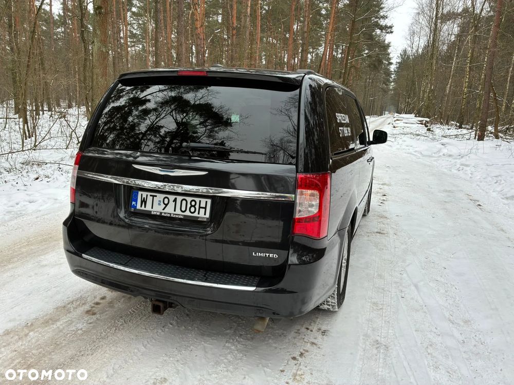 Chrysler Town & Country 3.6 Limited - 10