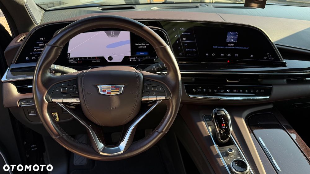 Cadillac Escalade - 4