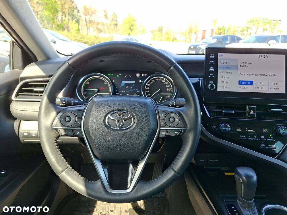 Toyota Camry - 14