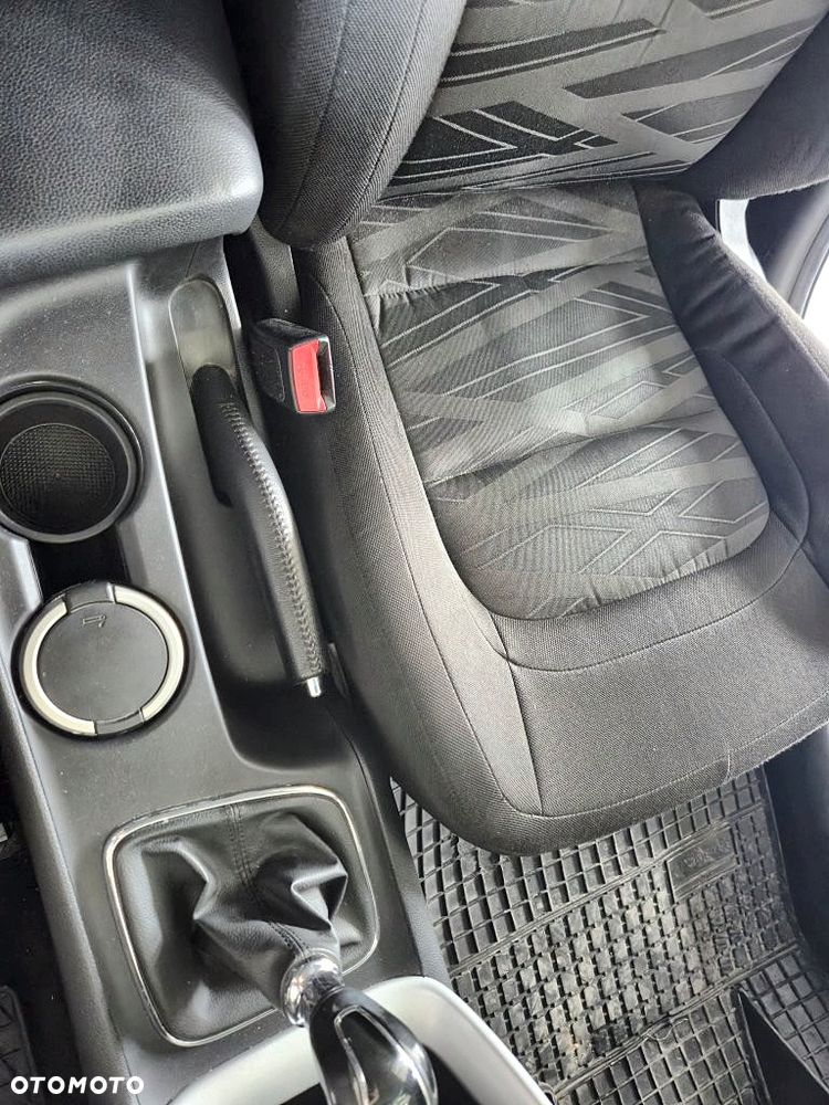 Kia Ceed - 11