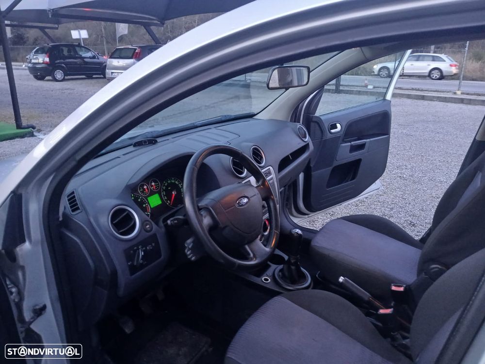 Ford Fusion 1.25 + - 8