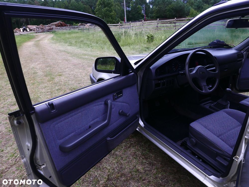 Mazda 626 2.0 D LX - 23