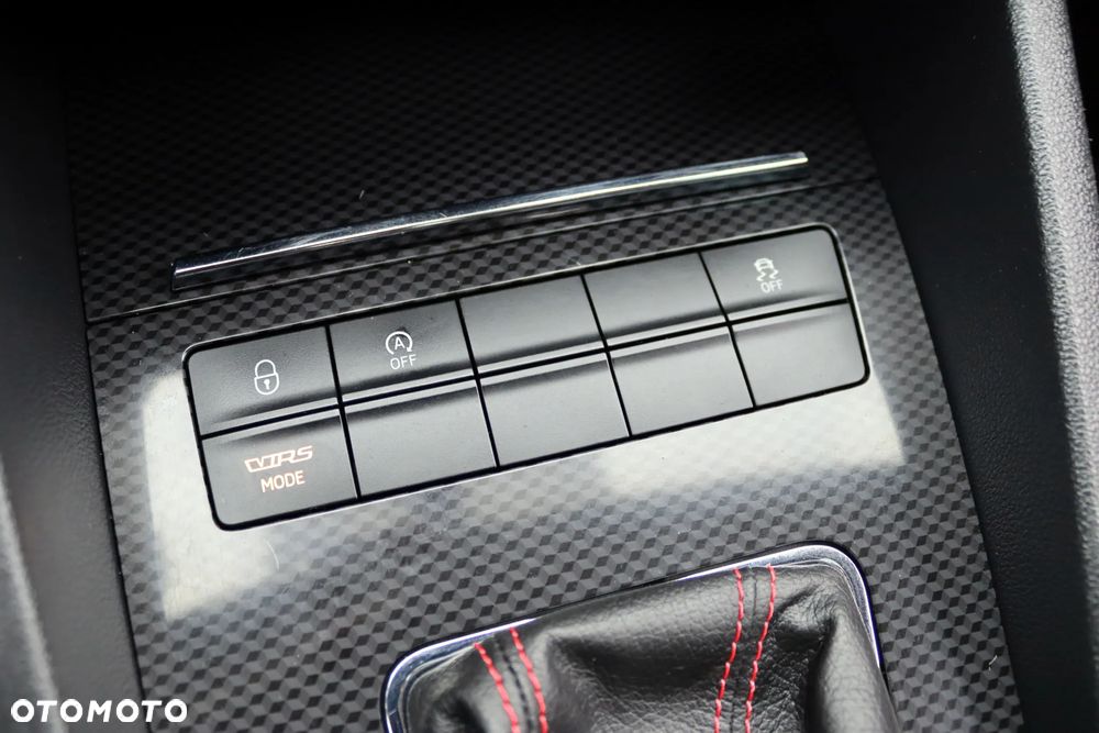 Skoda Octavia 2.0 TDI 4x4 DSG RS - 34