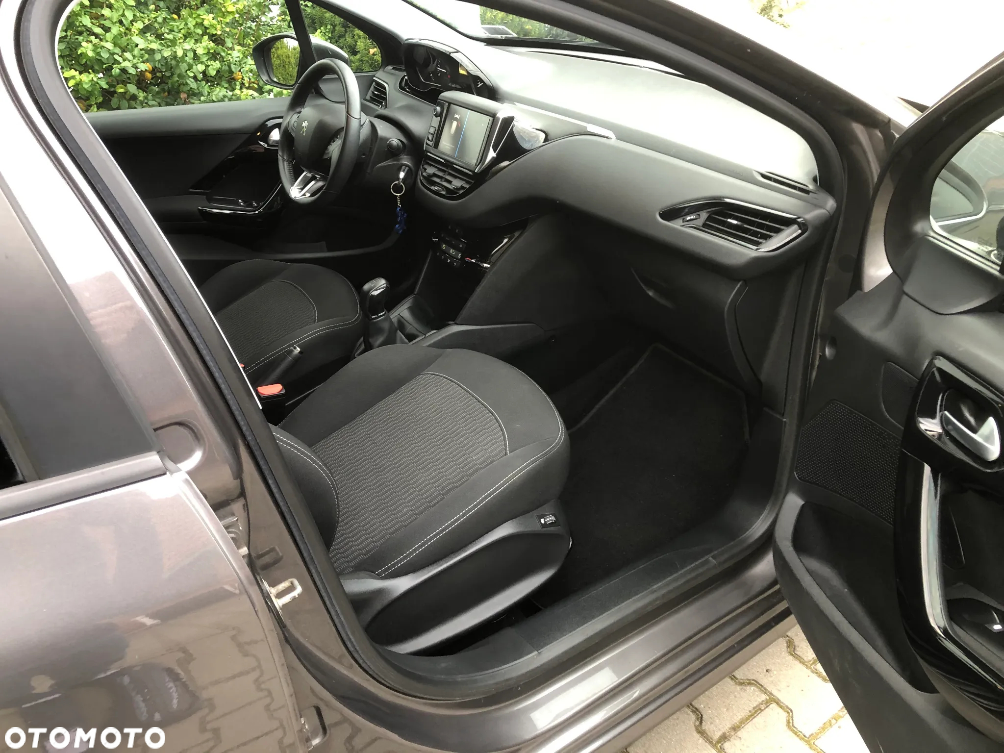 Peugeot 208 PureTech 82 Start & Stop Allure - 17