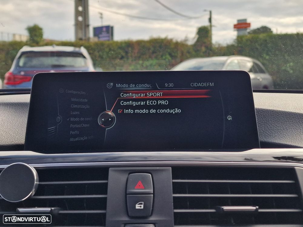 BMW 320 d EfficientDynamics Auto Line Sport - 37